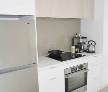 ST ALBANS - MODERN 2 BEDROOM, 2 X BATHROOM TOWNHOUSE, SINGLE GARAGE - Photo 5