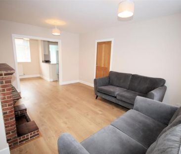 3 bedroom semi-detached house to rent - Photo 6