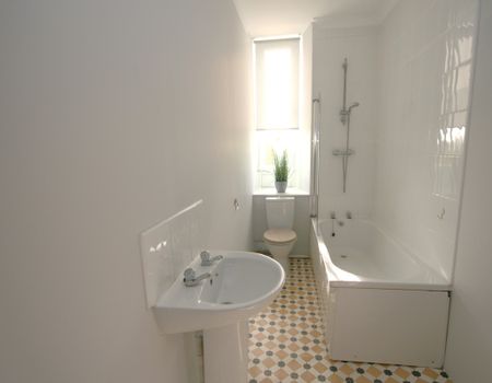 Hamilton Road, Spacious 1 Bed Unfurnished Apartment, Broomhouse – Available 03/11/2025 - Photo 4