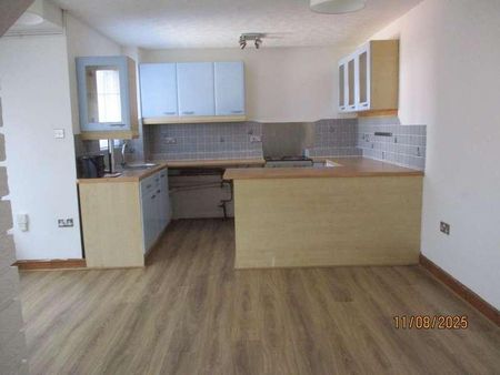 Meadowsweet Close, Haydon Wick, SN25 - Photo 2