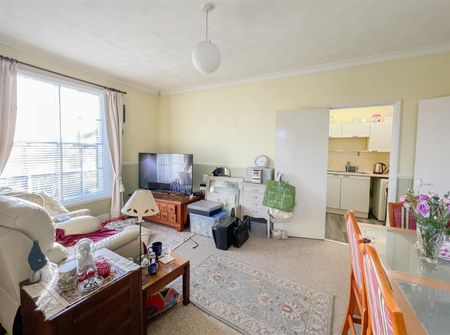 George Street, Hailsham, BN27 1AE - Photo 3