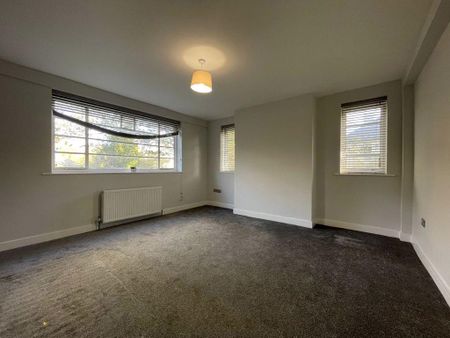 3 bedroom flat to rent - Photo 4