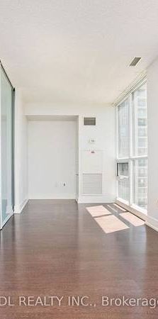 Yonge & Sheppard Great Location Luxurious 1Bdrm +Den Near Subwa - Photo 1