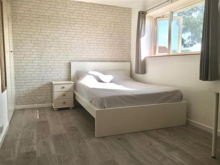 4 bedroom house to rent - Photo 3