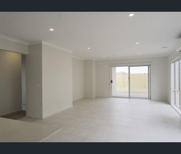Affordable Modern 4 bed Family Living in Deanside - Photo 2