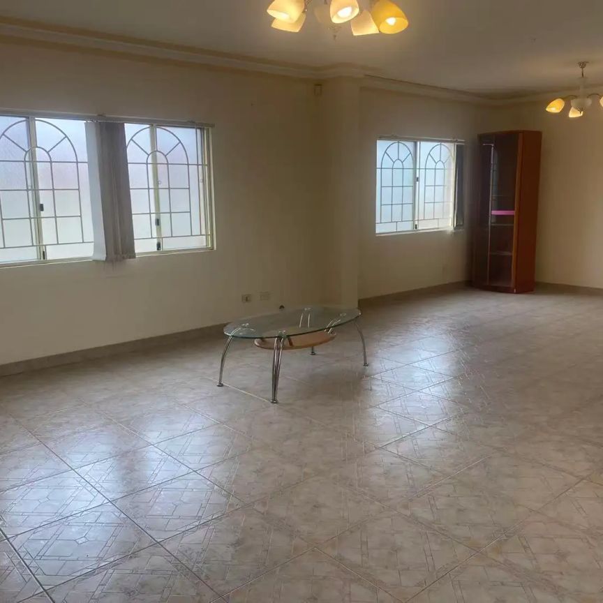 “Spacious Family Home in a Prime Hurstville Location” - Photo 1