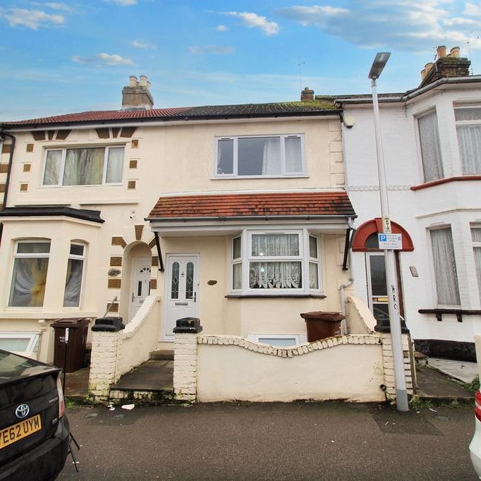 3 bedroom terraced house to rent - Photo 1