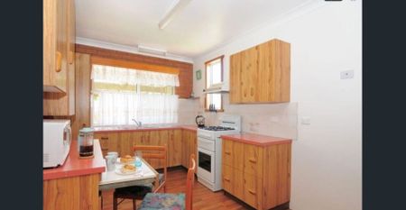 3 bedroom double garage - Photo 4