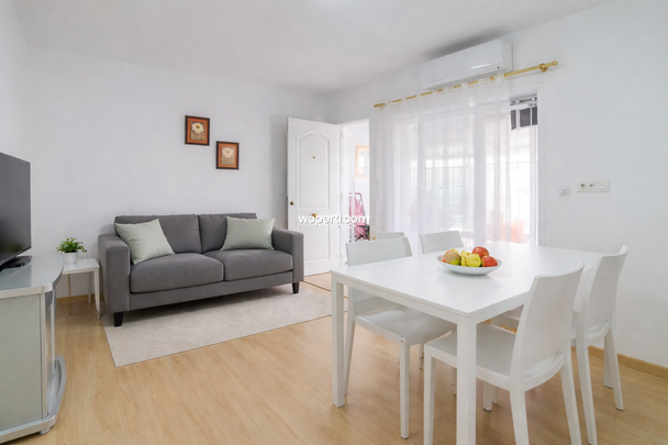Bungalow in Torrevieja, urbanizacion, for rent - Photo 1