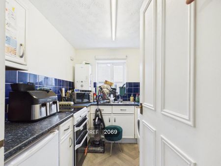 2 bedroom apartment to rent - Photo 5