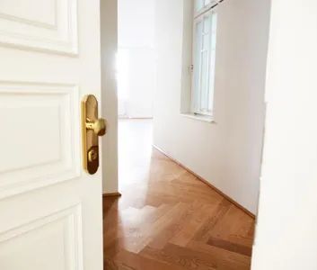 Wiener Altbau in Perfektion - Exklusiv wohnen mit Stil /// Nähe Schottenring-Börse-Rudolfspark - Photo 3