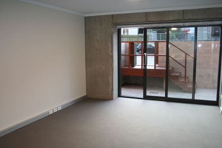 New, spacious 2 bed & 2 bath in Thorndon - Photo 5