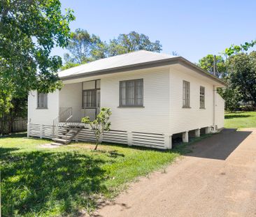 21 Bird Street, Bundamba QLD 4304 - House For Rent - $625 | Domain - Photo 5