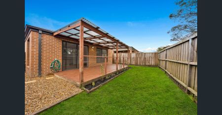 🏡 Modern Comfort Meets Family Charm! - Photo 5