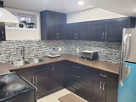 For Lease - 7 Adam Street, Brampton, Ontario - Photo 2