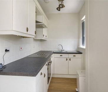2 bedroom semi-detached house to rent - Photo 5