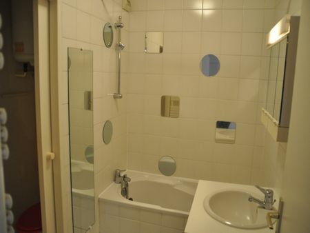 Appartement - 2 pièces - Jaude/Banque de France - Photo 5