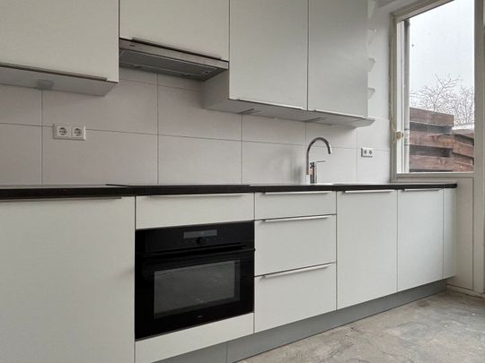 Huis te huur: Volkerak 38 2401 DE Alphen aan den Rijn - Foto 1