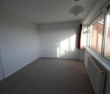 2 bedroom end of terrace house to rent - Photo 1