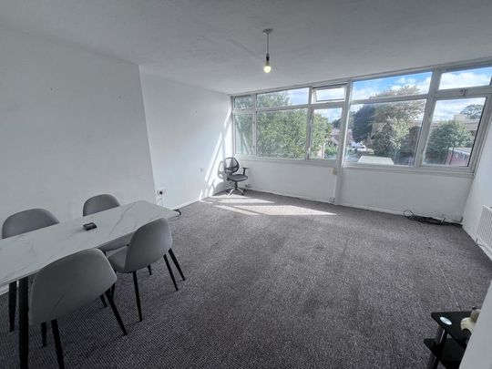 3 bedroom maisonette to rent - Photo 1