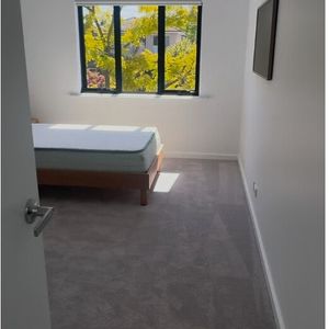 Mount Waverley - Photo 2