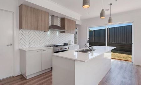 Quality spacious 3 bedroom Home !! - Photo 4