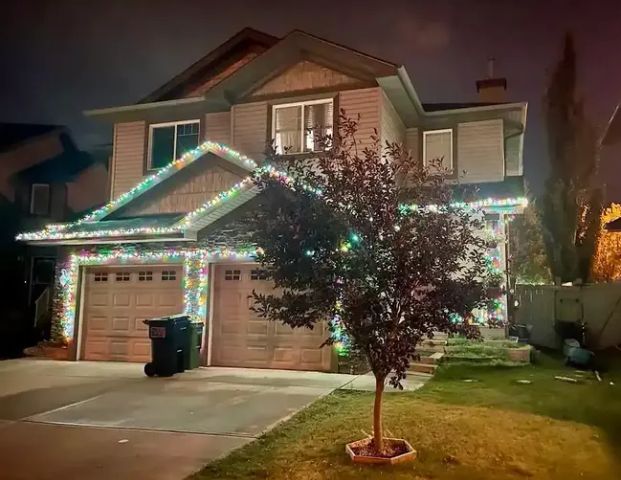 Beautiful well-maintained luxury leger duplex | 2333 Lemieux Place Northwest, Edmonton - Photo 1