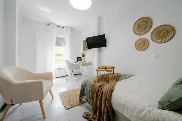 Avenida de Asturias, Madrid, Community of Madrid 28029 - Photo 1