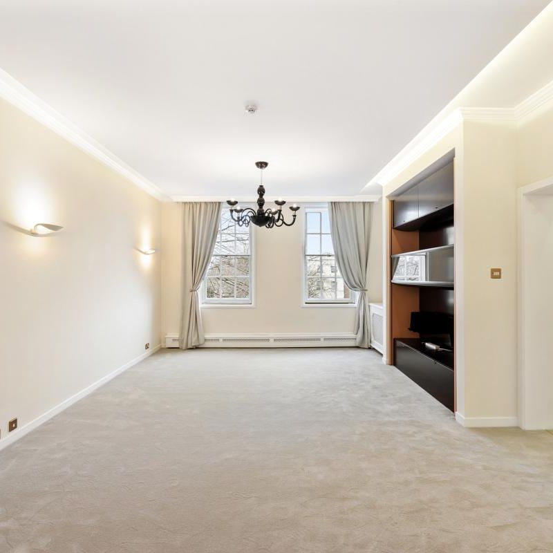 4 bedroom flat in Holland Park - Photo 1