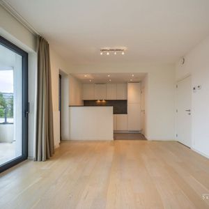Appartement te huur in Evere voor € 1.500 met 2 slaapkamers - Photo 2