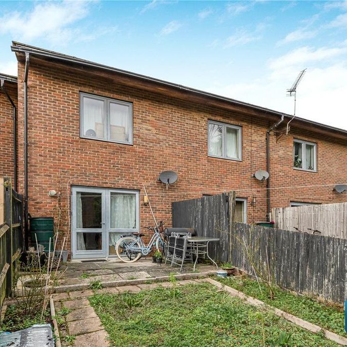 2 bedroom terraced house to rent - Photo 1