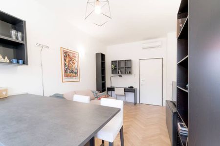 Via Francesco Daverio, Milan, Lombardy 20122 - Photo 3