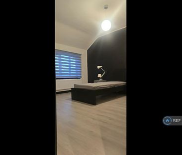 4 bedroom detached house to rent - Photo 3