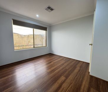 Spacious Family Home with Pool & Outdoor Entertaining! - Photo 5