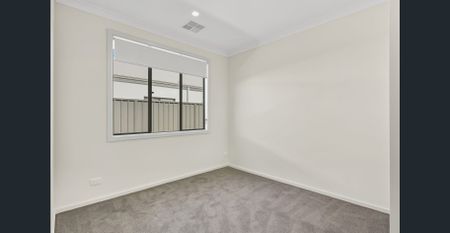 Be the first to live in this fresh, light-filled stunner - Photo 3