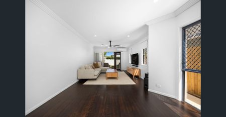 Fully Furnished Coastal Townhouse - Walk to Beach | Palm Beach - Photo 2