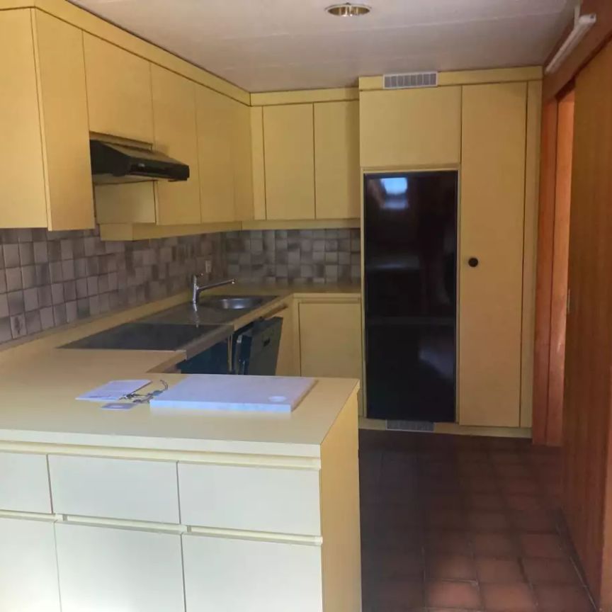 FRIBOURG - PLACE DU PETIT-ST-JEAN 39 - CHARMANT APPARTEMENT - 4 PCES AU 2ME ETAGE - DUPLEX - Photo 1