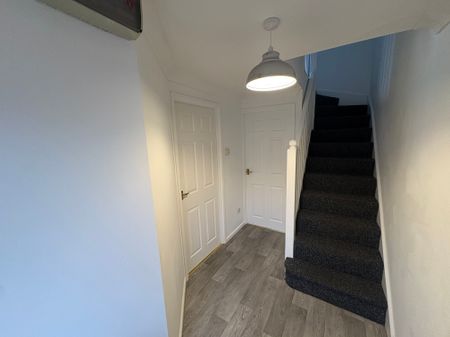 Heol Barcud, Birchgrove, SA7 9NL - Photo 4