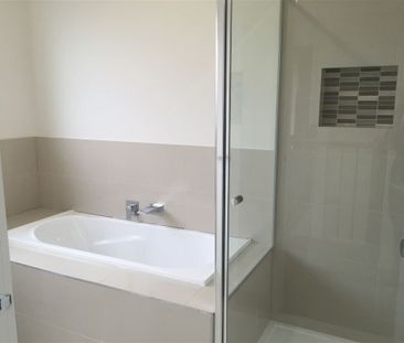 3 Bedroom Stunning Family Home! - Photo 5