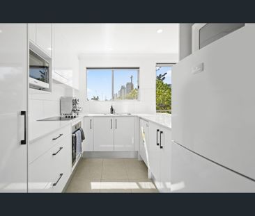 5/38 Chelsea Avenue, Broadbeach, Qld 4218 - Photo 4