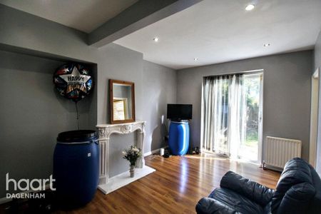 3 bedroom terraced house to rent - Photo 2