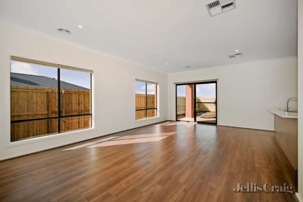 4 Bed, 2 Bath - Photo 1