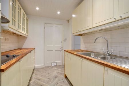 2 Bed Flat, Shooters Hill Rd, SE3 - Photo 5