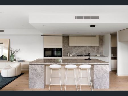 STUNNING FAMILY HOME BY THE BAY - Photo 5