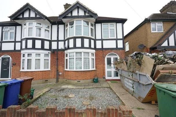 Heathview Road, Grays, RM16 - Photo 1