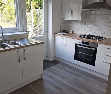 2 bedroom end of terrace house to rent - Photo 1