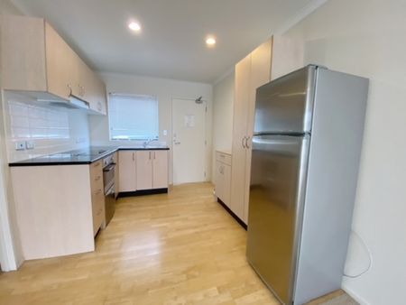 NEWMARKET - Two Bedroom Two Bathroom Apartment - Photo 2