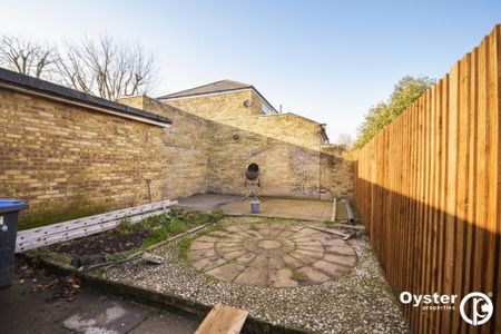 3 bedroom flat to rent - Photo 3