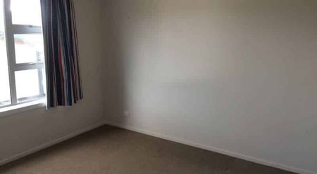 Elevated Two-bed home with beautiful views to Rent - Photo 4