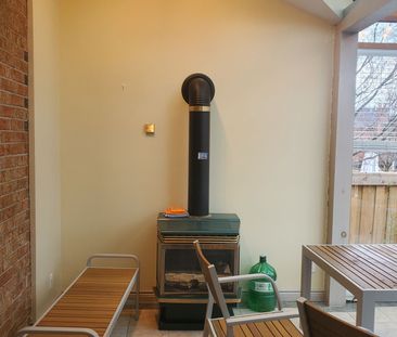 For Lease - 104 Houseman Crescent, Richmond Hill, Ontario - Photo 1